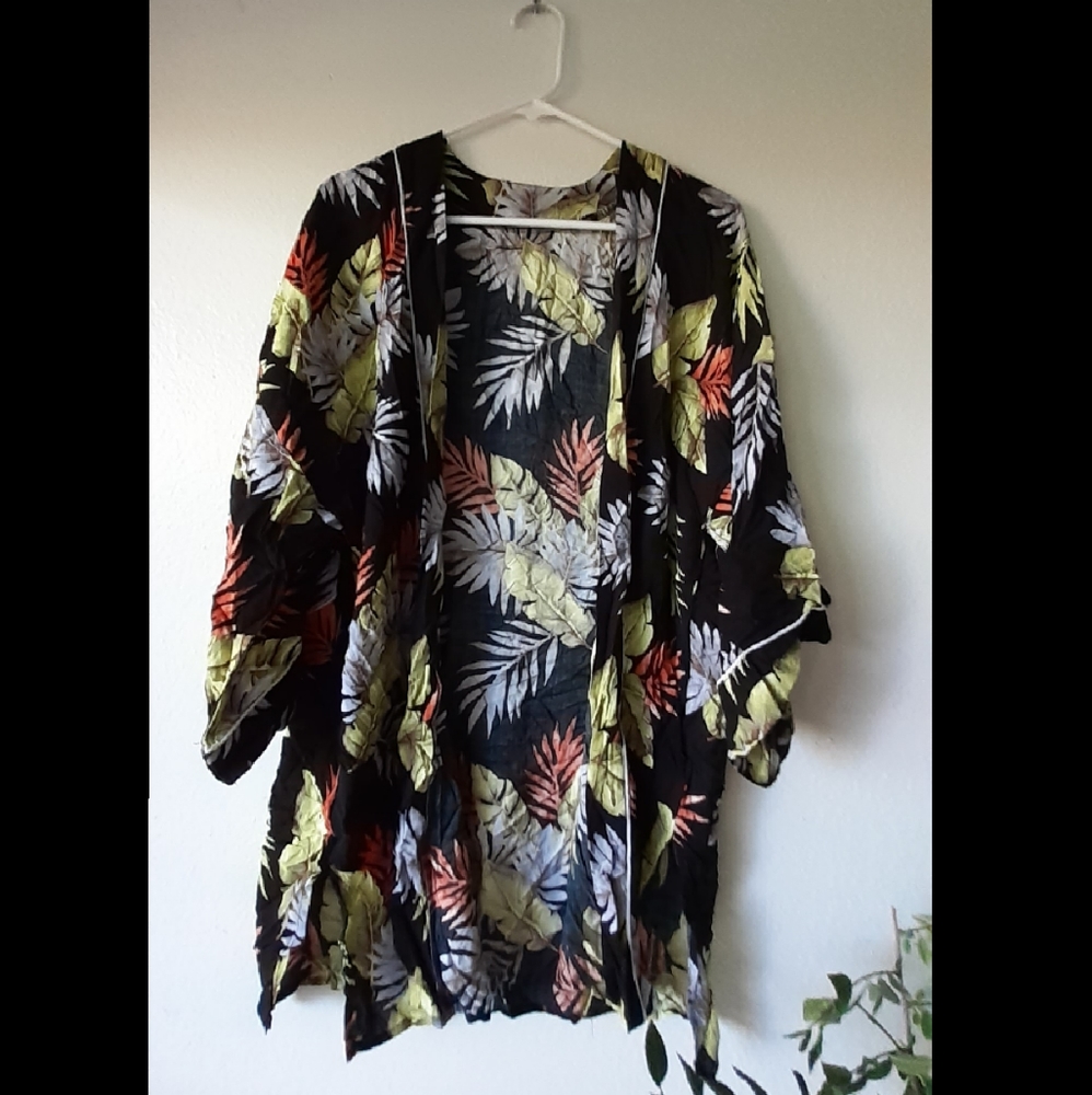 Kimono with Island Motif pattern